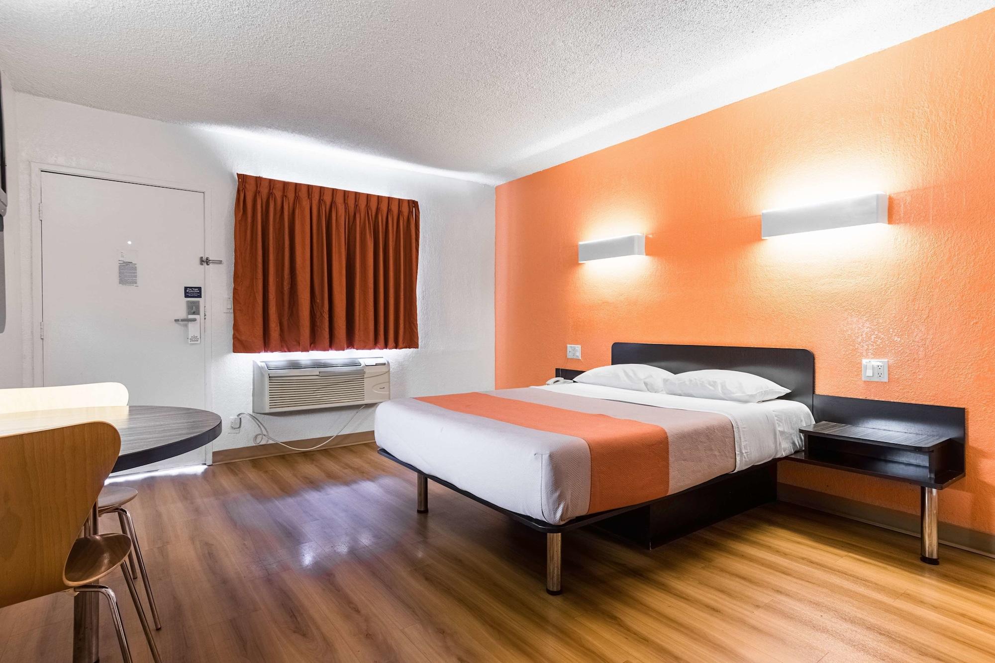 Motel 6-Long Beach, Ca - International City Eksteriør bilde