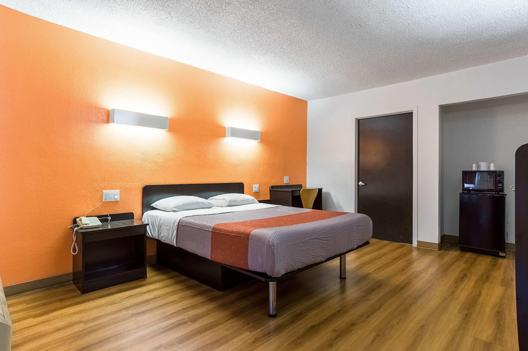 Motel 6-Long Beach, Ca - International City Eksteriør bilde
