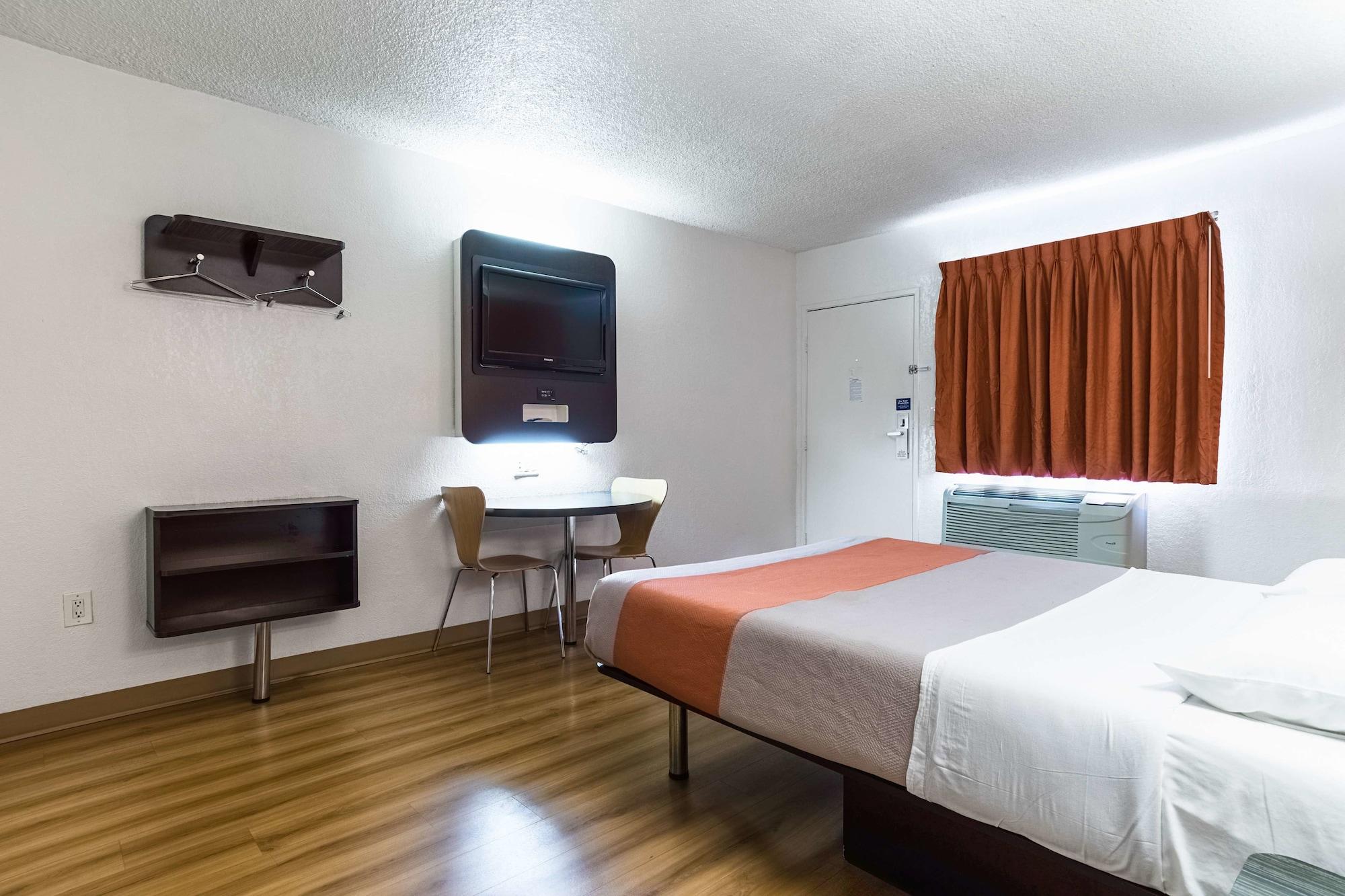 Motel 6-Long Beach, Ca - International City Eksteriør bilde