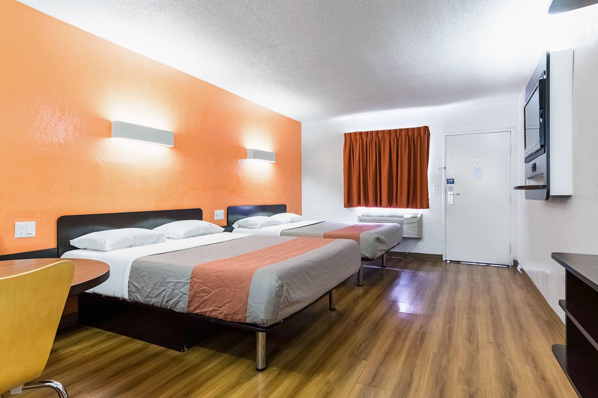 Motel 6-Long Beach, Ca - International City Eksteriør bilde