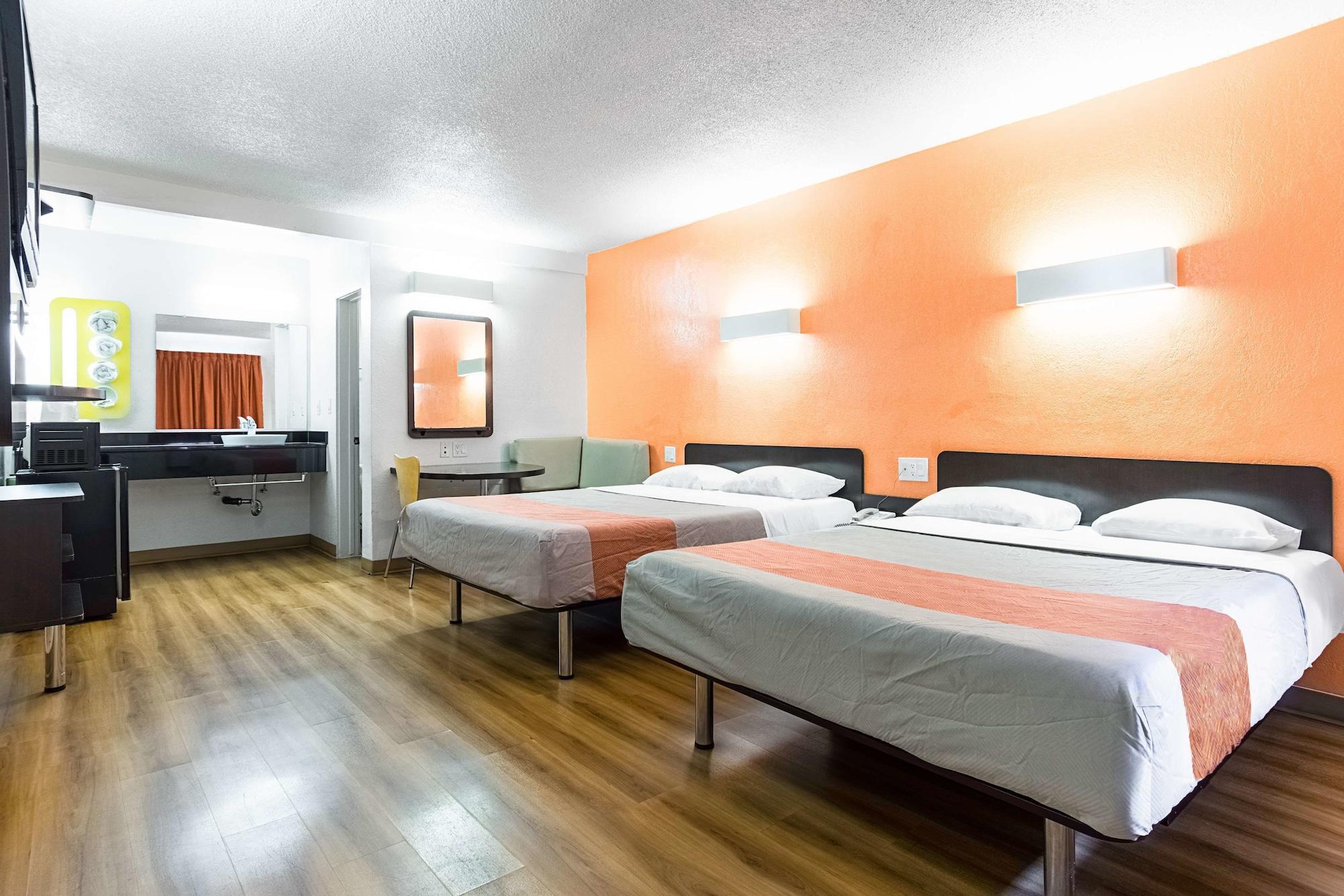 Motel 6-Long Beach, Ca - International City Eksteriør bilde