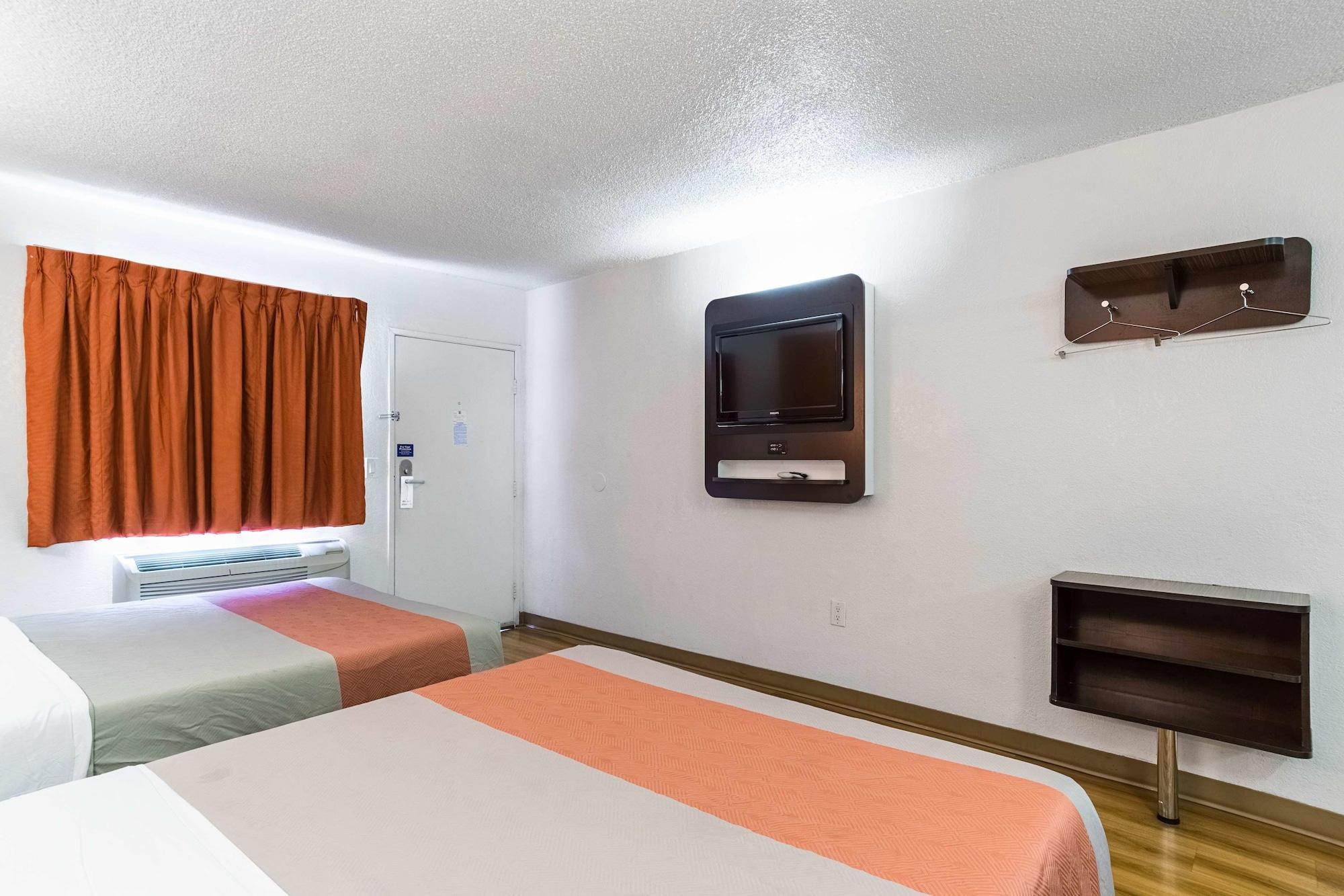 Motel 6-Long Beach, Ca - International City Eksteriør bilde