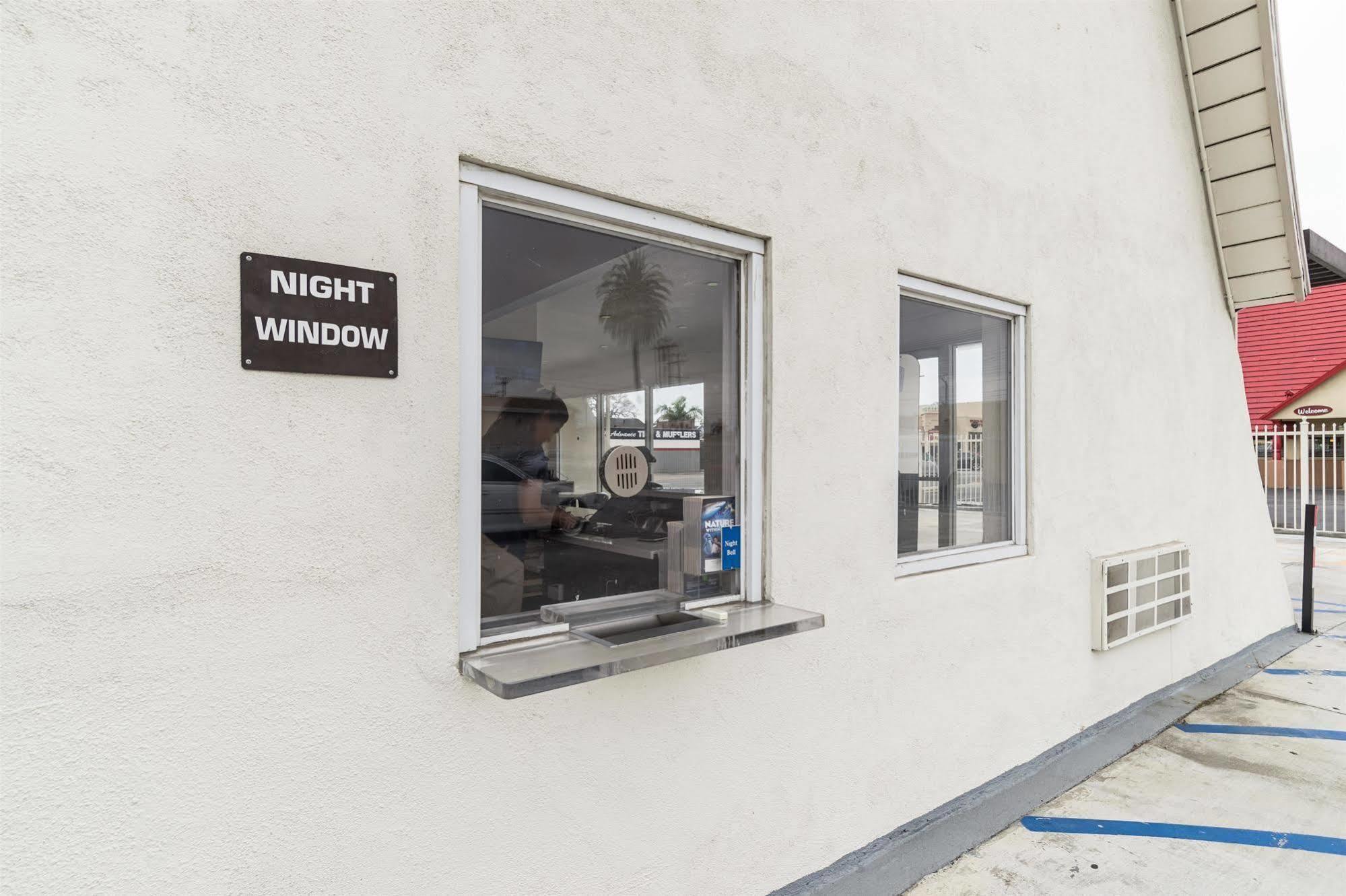 Motel 6-Long Beach, Ca - International City Eksteriør bilde